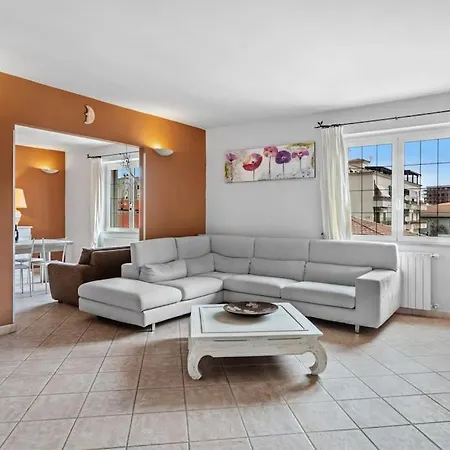 Pa'lux House -jacuzzi & Space- * Olbia